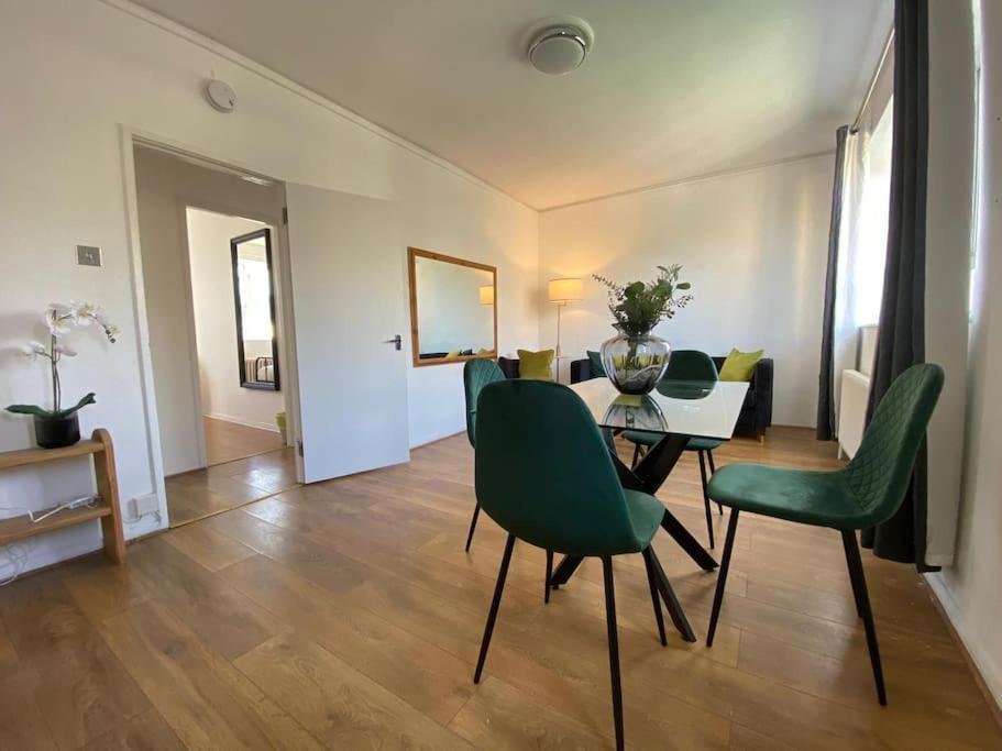 Charming Retreat In Pimlico Apartment Лондон Екстериор снимка