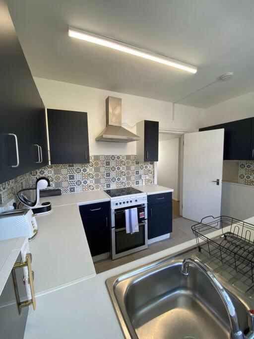 Charming Retreat In Pimlico Apartment Лондон Екстериор снимка