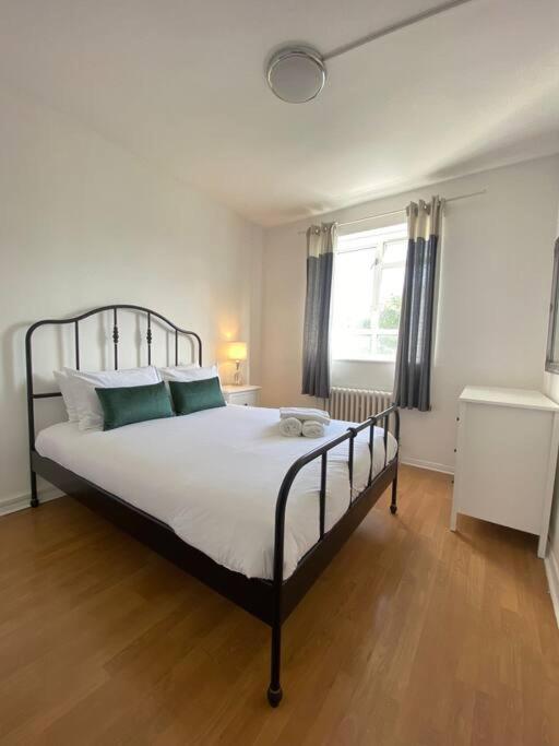Charming Retreat In Pimlico Apartment Лондон Екстериор снимка